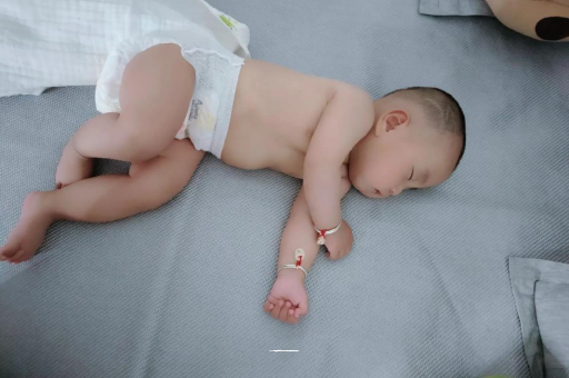 张家口三个月宝宝抬头不稳