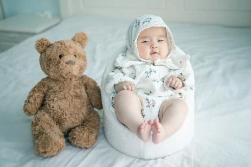 张家口宝宝挠耳朵是怎么回事